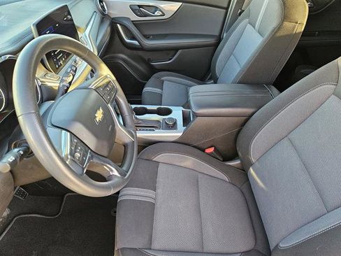 Used 2025 Chevrolet Blazer LT image 9