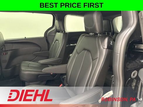 New 2026 Chrysler Pacifica Select FWD image 20