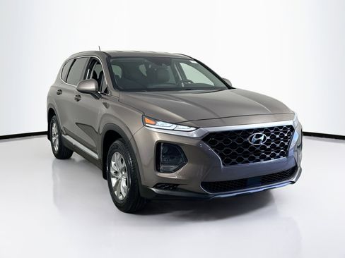 Used 2020 Hyundai Santa Fe SE image 3