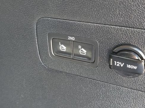 Used 2019 Hyundai Santa Fe SEL FWD image 12