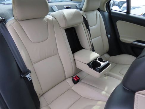 Used 2012 Volvo S60 T5 image 39