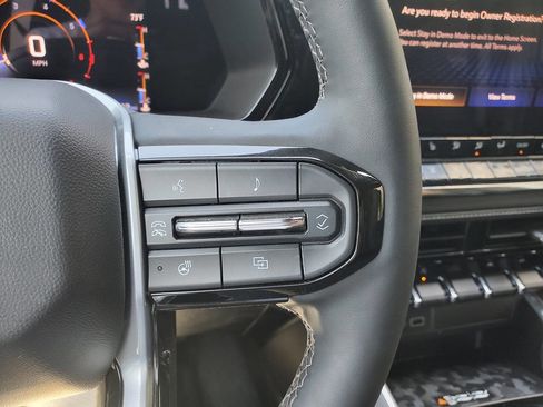 New 2024 Chevrolet Colorado LT w/ LT Convenience Package III image 28