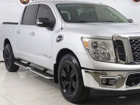 Used 2017 Nissan Titan SV AWD/4WD image 34