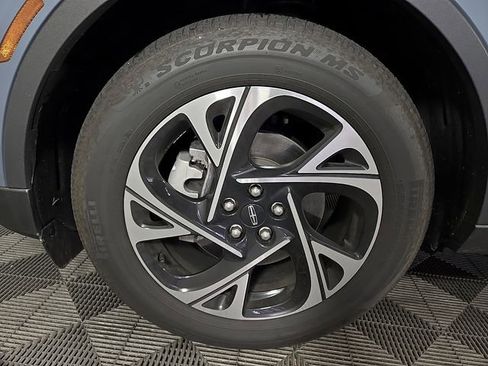 Used 2025 Lincoln Nautilus Premier w/ Equipment Group 102A image 8