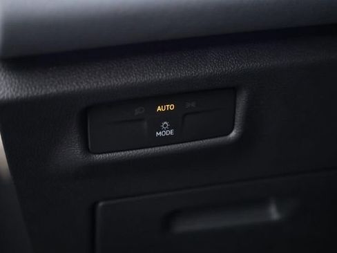 New 2026 Volkswagen Tiguan SE AWD/4WD image 13