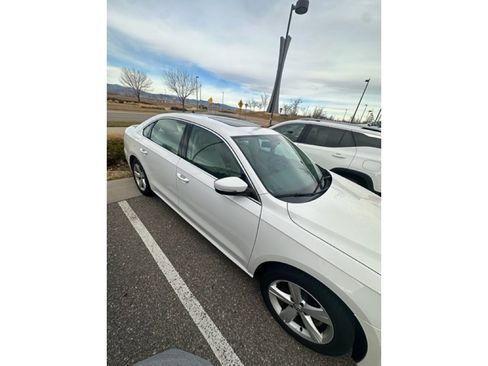 Used 2013 Volkswagen Passat TDI SE image 4