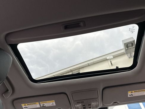Used 2022 Honda CR-V Touring image 32