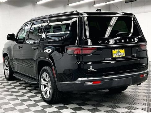 Used 2022 Jeep Wagoneer Series II AWD/4WD image 2