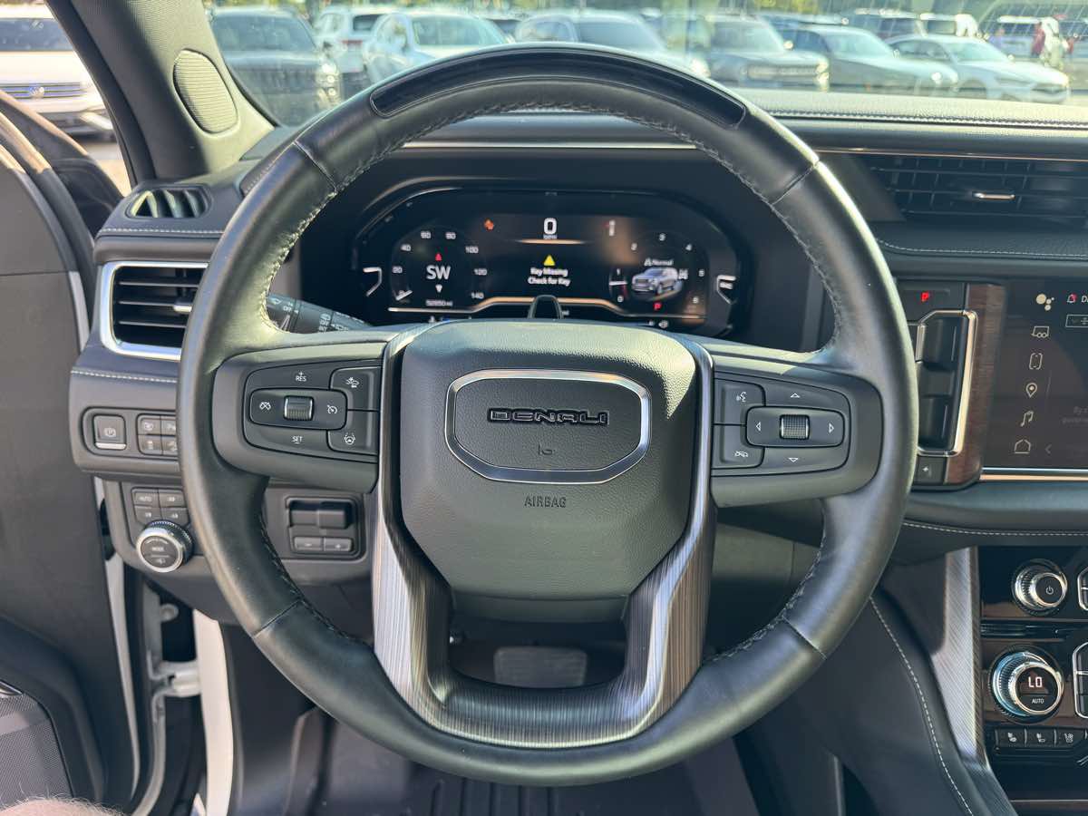Used 2023 GMC Yukon Denali Ultimate AWD/4WD image 19