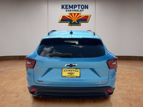 Used 2025 Chevrolet Trax RS w/ Sunroof Package FWD image 5