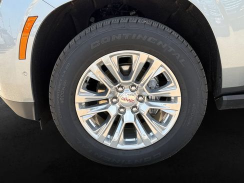 Used 2025 GMC Yukon Denali w/ Sun & Power Step Package AWD/4WD image 13