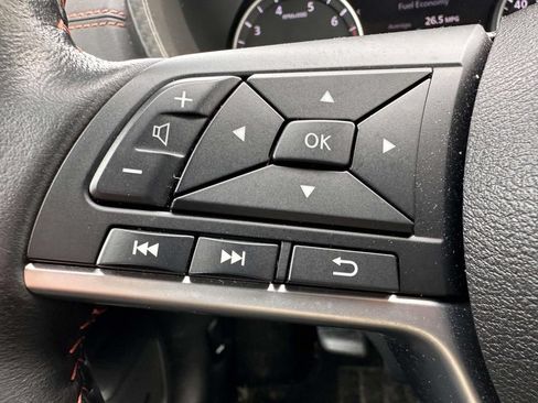 Used 2023 Nissan Sentra SR w/ SR Premium Package FWD image 18