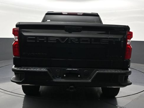 Used 2023 Chevrolet Silverado 1500 Custom Trail Boss w/ LPO, Dark Essentials Package AWD/4WD image 4