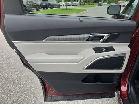 Certified 2024 Kia Telluride EX w/ EX Captain's Chair Package FWD image 15