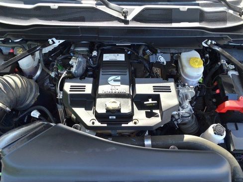 Used 2024 RAM 3500 Big Horn image 36