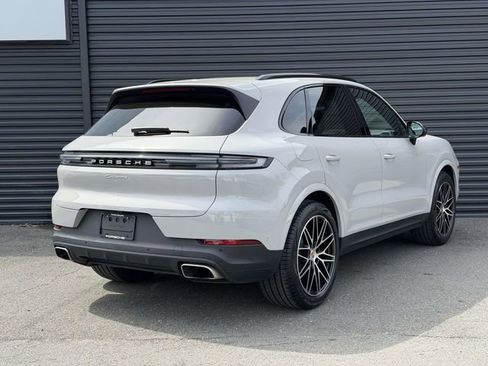Certified 2026 Porsche Cayenne AWD/4WD image 6