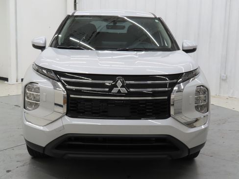 New 2026 Mitsubishi Outlander ES AWD/4WD image 9