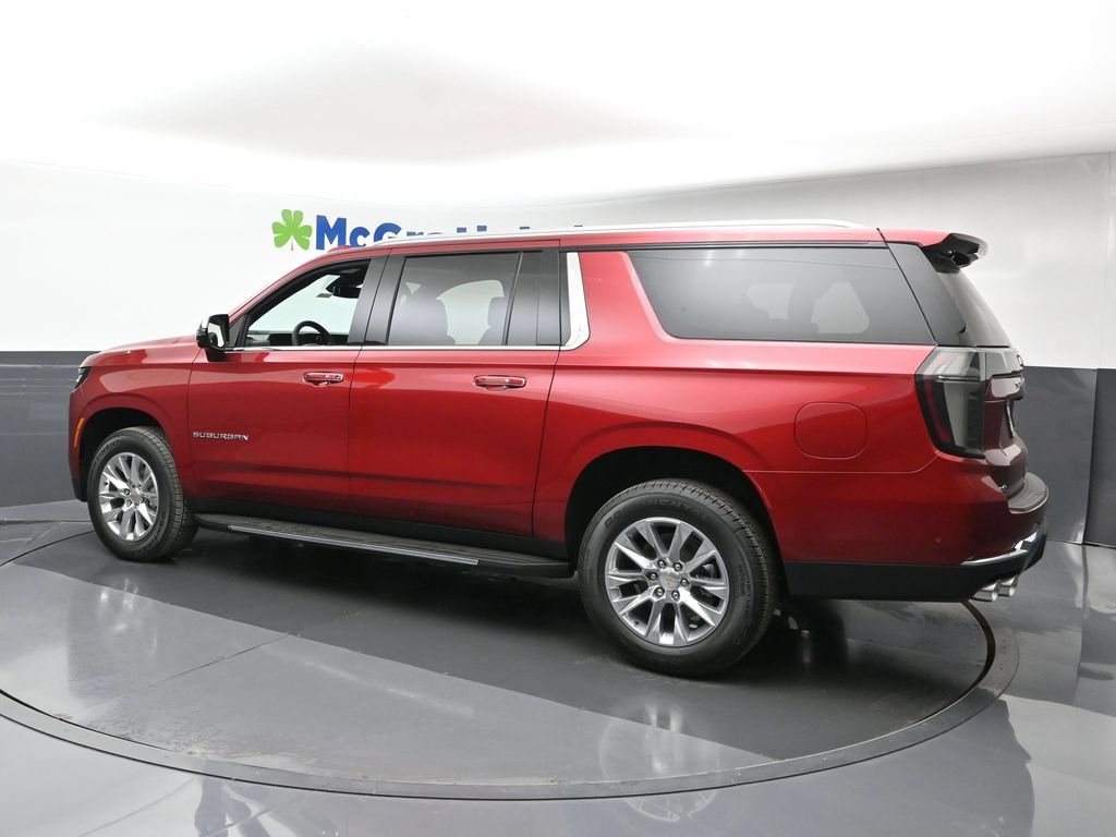 Used 2025 Chevrolet Suburban Premier AWD/4WD image 31