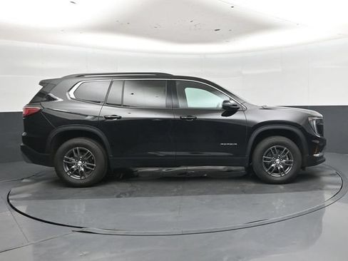 Used 2025 GMC Acadia Elevation FWD image 2