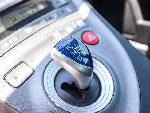 Used 2015 Toyota Prius Three w/ Preferred Accessory Package FWD image 19