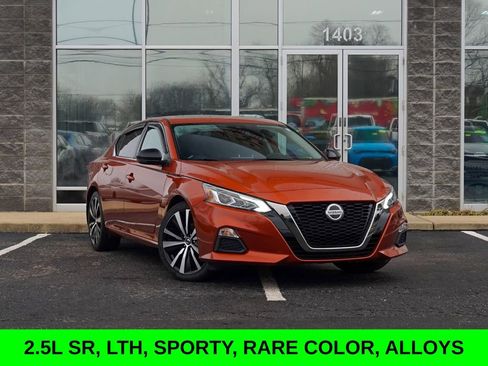 Used 2021 Nissan Altima 2.5 SR w/ SR Premium Package image 1