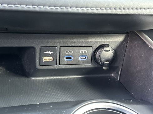 Used 2022 Toyota Highlander XLE image 32