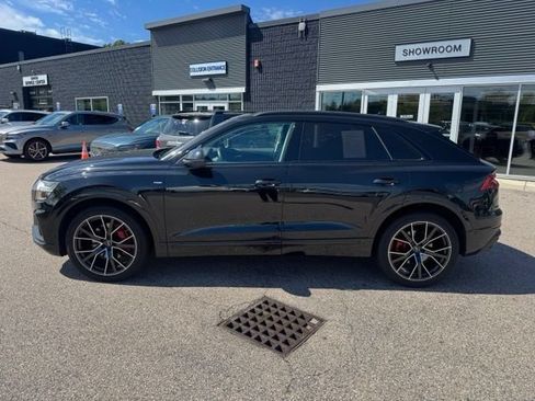 Used 2023 Audi Q8 Prestige AWD/4WD image 3