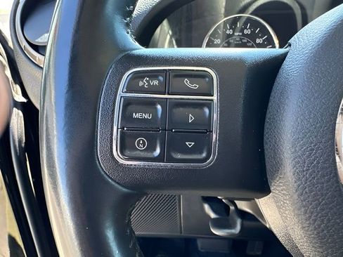 Used 2018 Jeep Wrangler Unlimited Sport AWD/4WD image 15