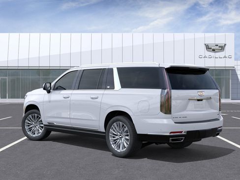 New 2026 Cadillac Escalade ESV Luxury AWD/4WD image 3