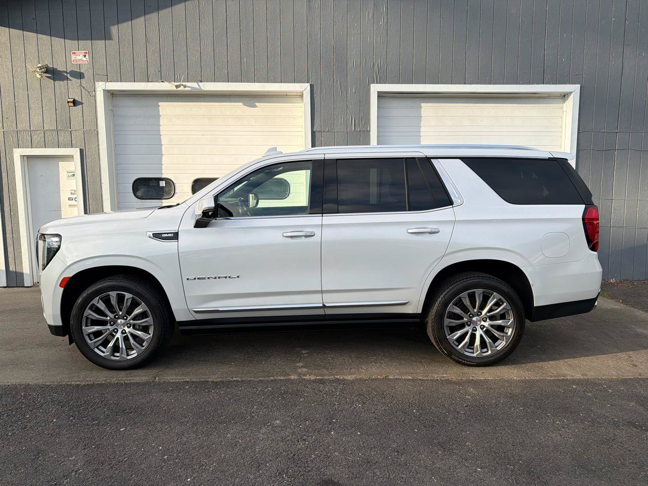 Used 2021 GMC Yukon Denali AWD/4WD image 7
