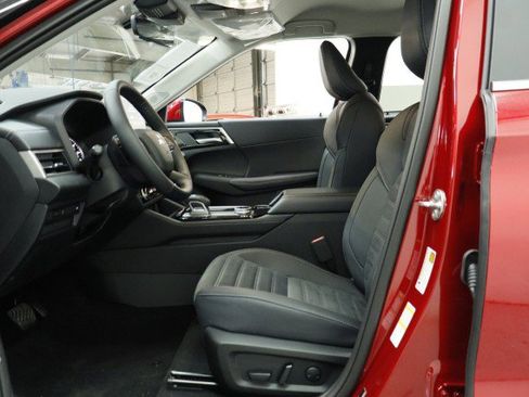 New 2026 Mitsubishi Outlander SE FWD image 6