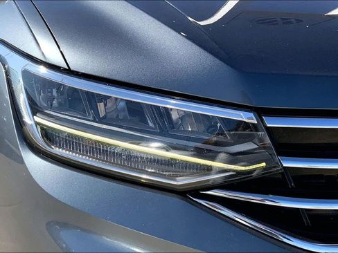 Used 2022 Volkswagen Tiguan SE w/ Panoramic Sunroof Package image 26