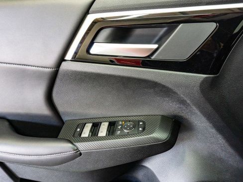 New 2025 Mitsubishi Outlander SE image 14