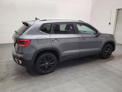 Used 2023 Volkswagen Taos SE w/ Panoramic Sunroof Package FWD image 10