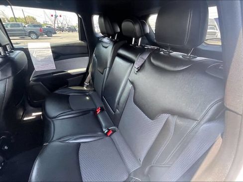 Used 2025 Jeep Compass Latitude AWD/4WD image 28