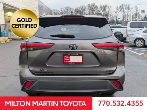 Certified 2022 Toyota Highlander XLE image 5