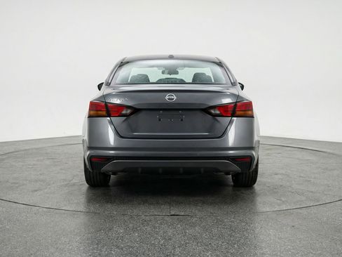 Used 2025 Nissan Altima 2.5 SV FWD image 7