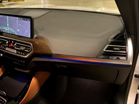 Used 2023 BMW X4 xDrive30i w/ Premium Package image 17