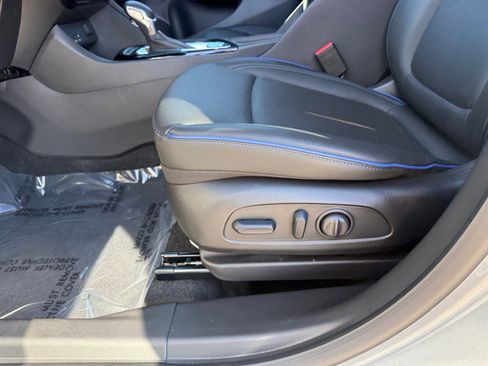 Used 2025 Buick Encore GX Sport Touring w/ Advanced Technology Package image 21