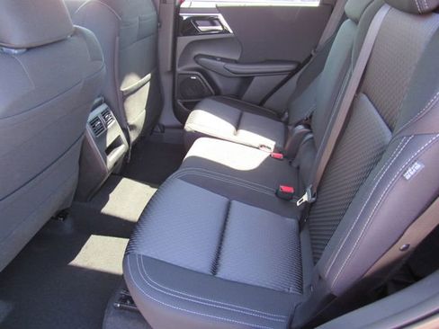 New 2026 Mitsubishi Outlander ES FWD image 7