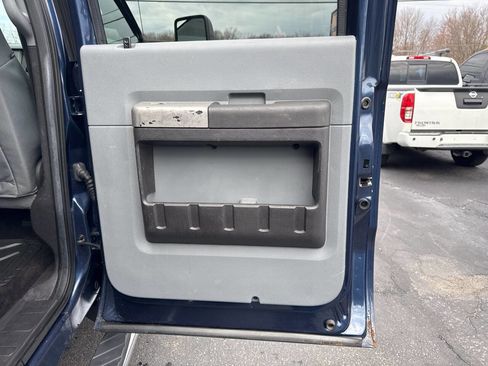 Used 2016 Ford F250 XLT w/ Snow Plow Prep Package image 21