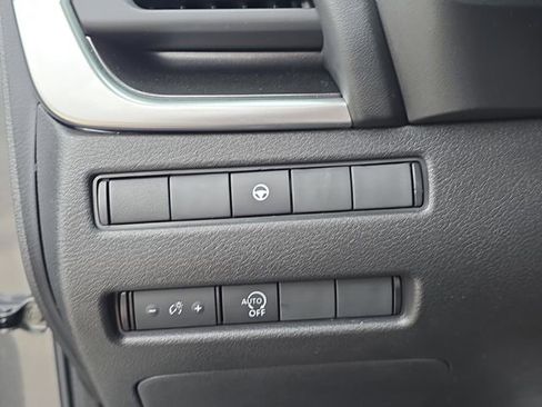 Certified 2023 Nissan Rogue SV FWD image 28