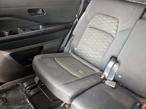 Used 2023 Nissan Pathfinder S image 17