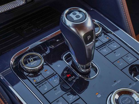 New 2026 Bentley Flying Spur Plug-In Hybrid image 28