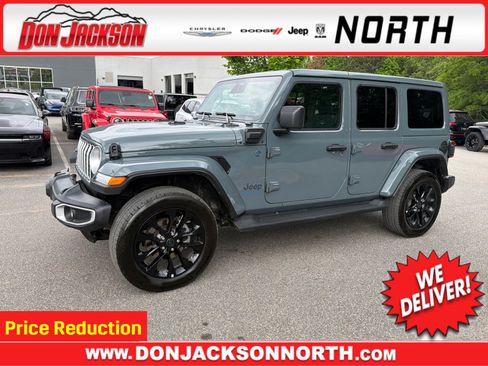 Used 2025 Jeep Wrangler Unlimited Sahara AWD/4WD image 1