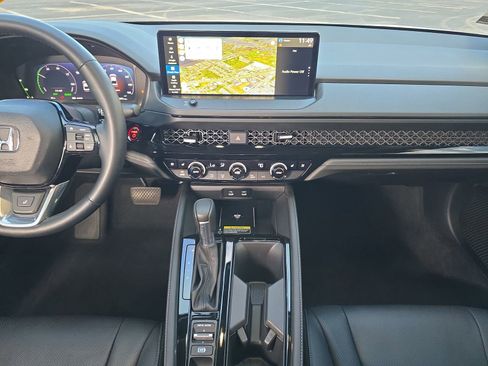 Used 2025 Honda Accord Touring image 11