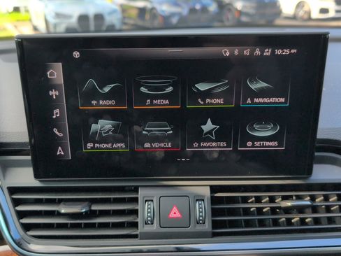 Used 2021 Audi Q5 e Premium Plus w/ Premium Plus Package image 20