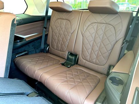 New 2026 BMW X7 xDrive40i image 14