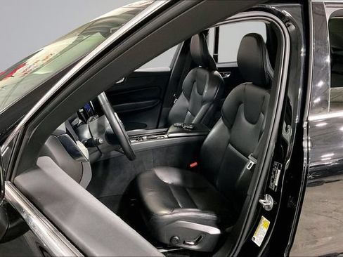 Certified 2023 Volvo XC60 B5 Core w/ Climate Package AWD/4WD image 28