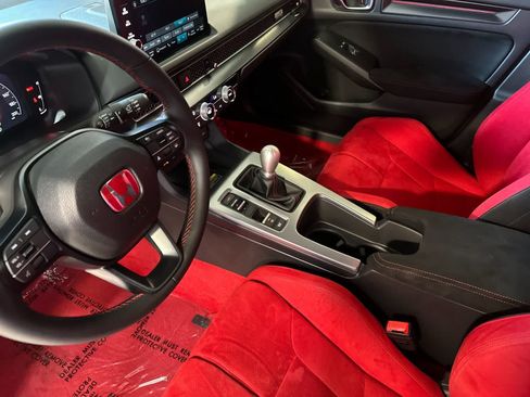 Used 2025 Honda Civic Type R image 12